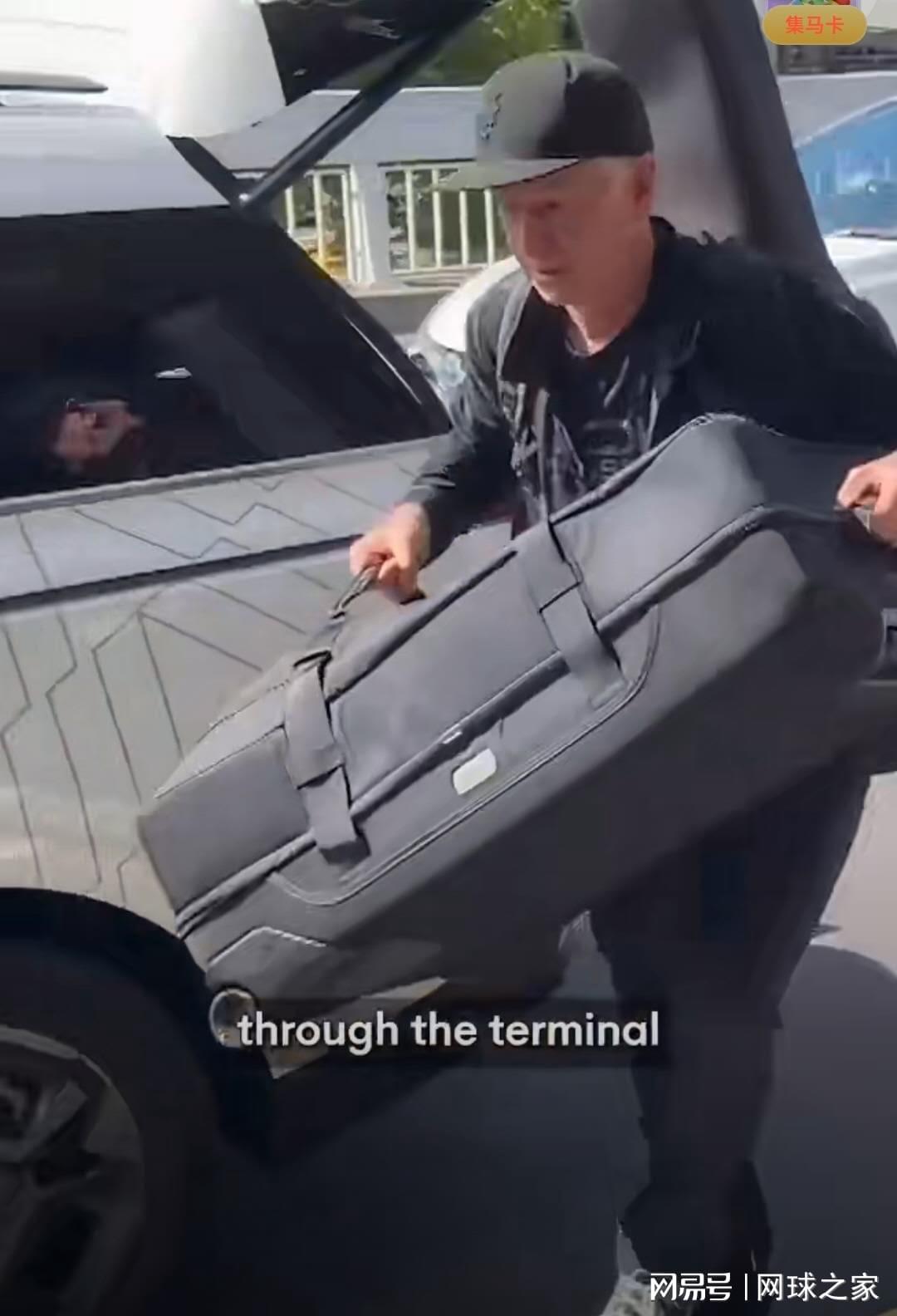 Kaiyun Sports-开云体育-麦肯罗机场怒骂粉丝引热议，罗迪克对德约退役言论持乐观积极态度