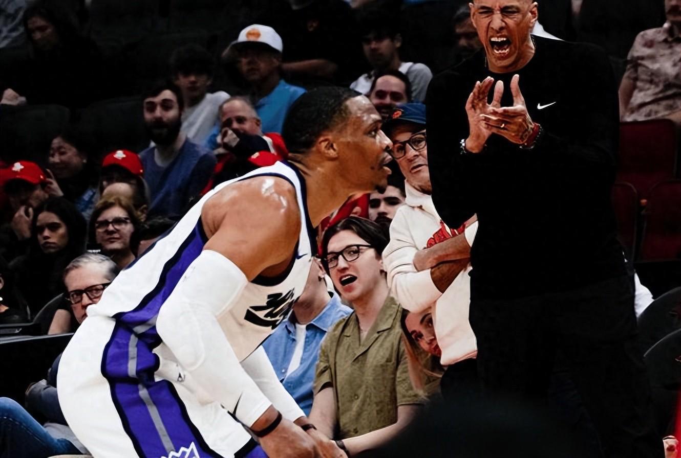 开云-爱游戏-7记三分轰28+3！谢泼德火箭第一，你再超神下去，联盟就大结局了